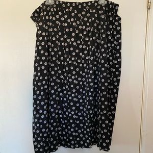 Women’s pleated skirt